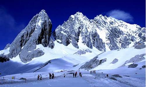 玉龙雪山旅游攻略要多少钱_玉龙雪山旅游攻略跟团推荐